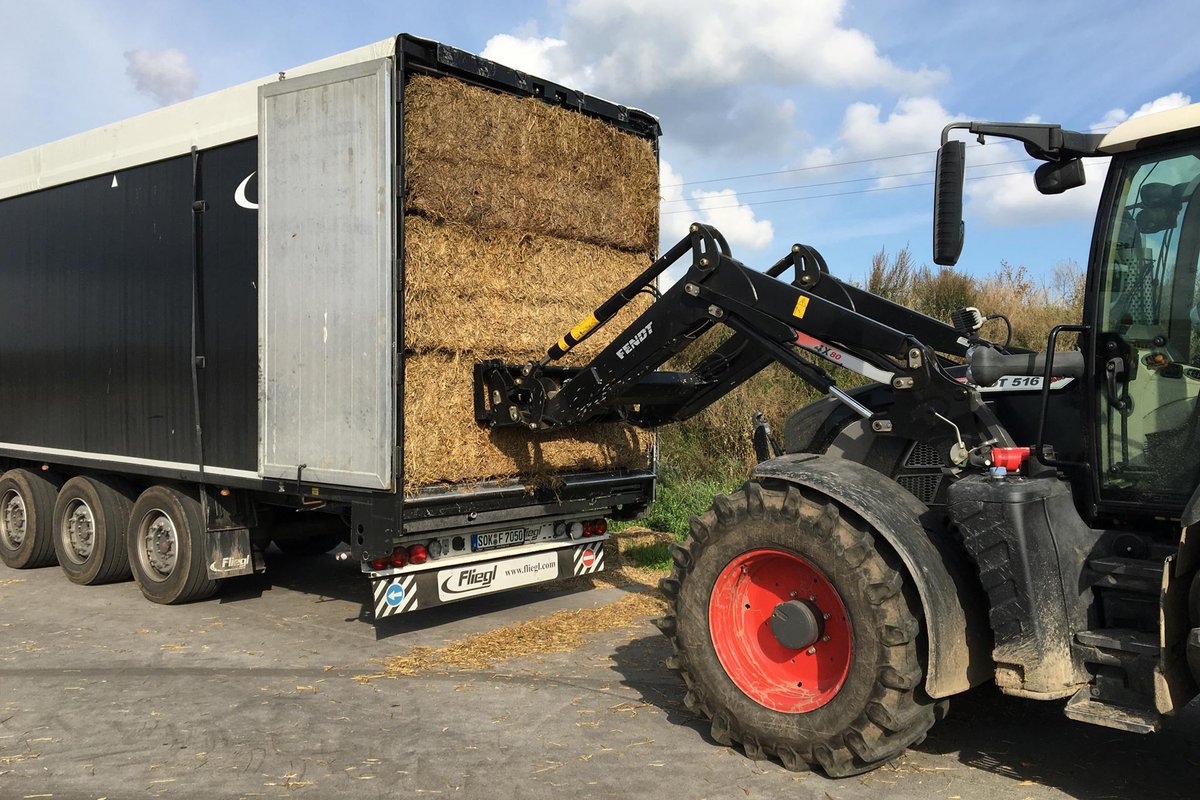 Schubbodenauflieger F R Quarzsand Kisten Kartoffeln Und Pellets