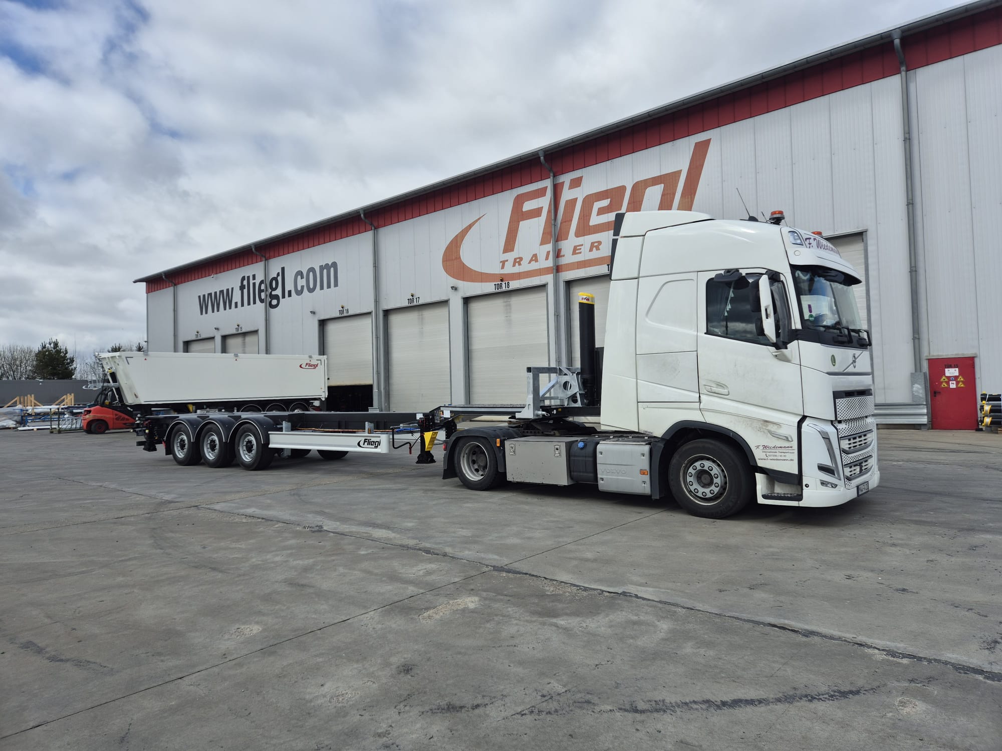 Fliegl High Cube Kippchassis SDS 380 Gooseneck
