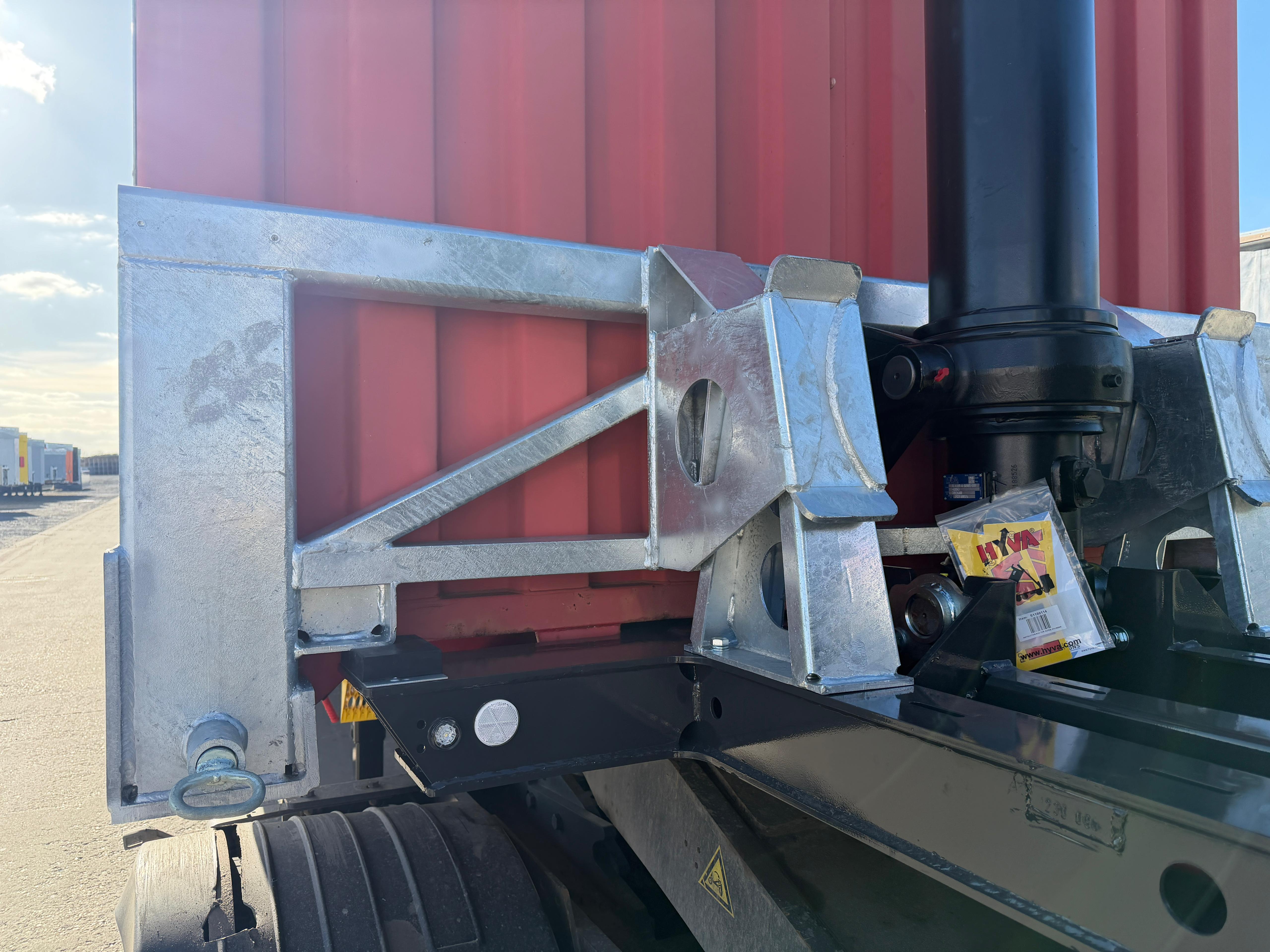 Fliegl High Cube Kippchassis SDS 380 Gooseneck