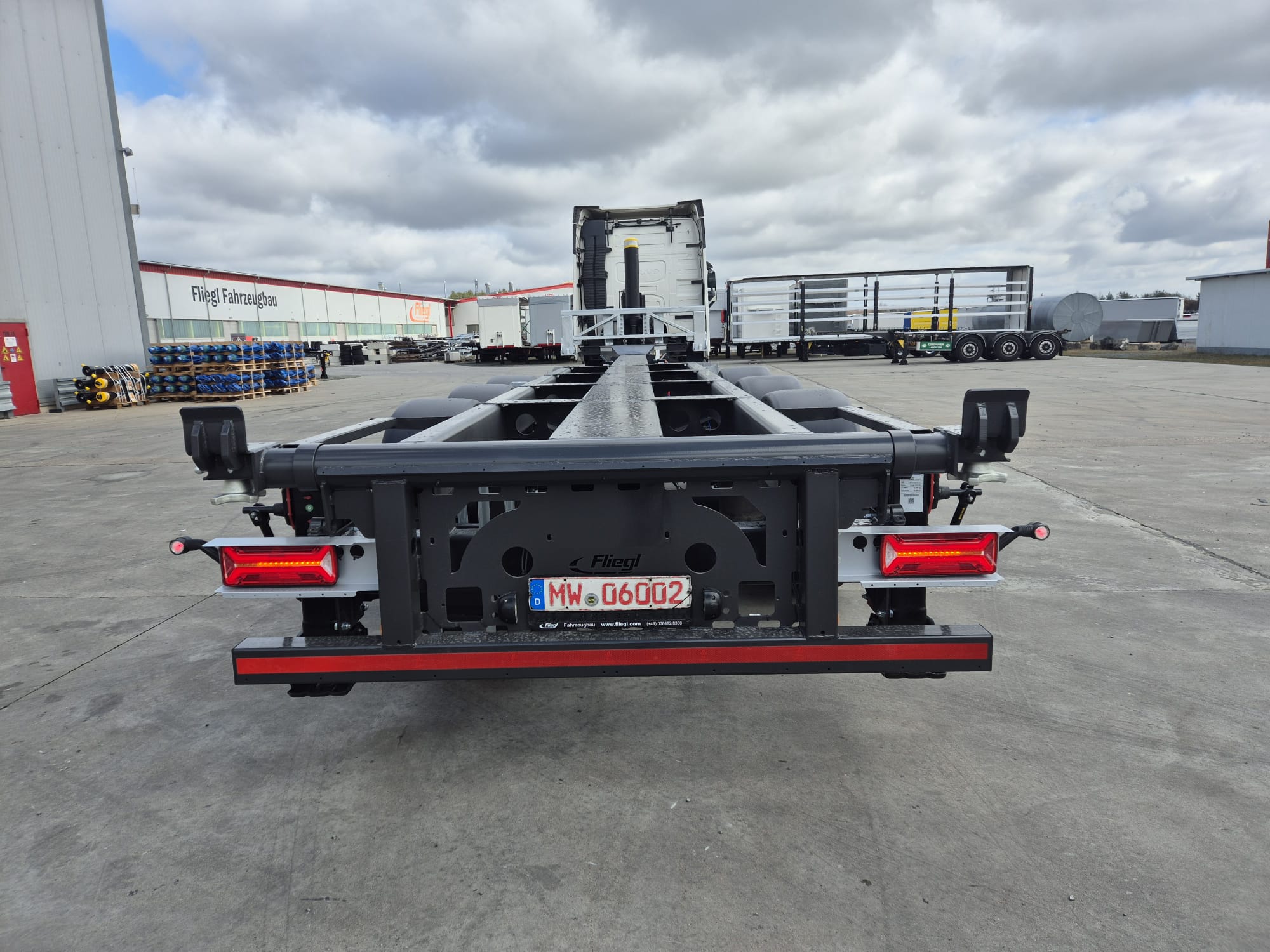 Fliegl High Cube Kippchassis SDS 380 Gooseneck